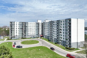 Lakeview Place in Mississauga, ON - Building Photo - Building Photo