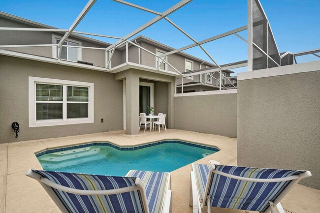 1102 Kingsbarn St in Davenport, FL - Foto de edificio - Building Photo