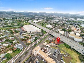 667 Kamehameha Hwy in Pearl City, HI - Foto de edificio - Building Photo