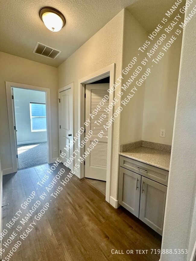 8313 Noreen Falls Dr in Colorado Springs, CO - Building Photo - Building Photo