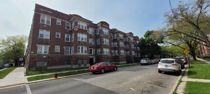 6750 S Merrill Ave in Chicago, IL - Building Photo - Building Photo