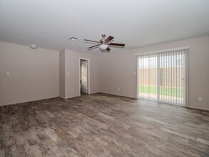 7014 E Holly St in Scottsdale, AZ - Building Photo - Building Photo