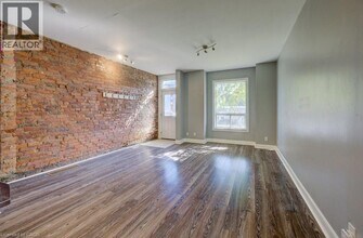 297 Bay St N in Hamilton, ON - Building Photo - Building Photo