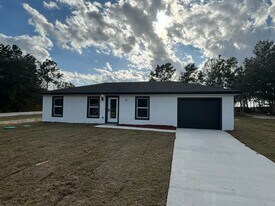 18 Willow Rd in Ocala, FL - Building Photo