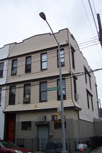 502 Woodward Ave in Flushing, NY - Building Photo - Building Photo