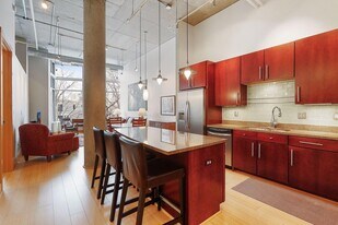 150 NE 2nd St in Minneapolis, MN - Building Photo