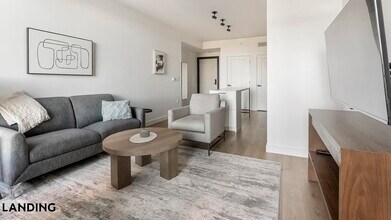 632 Howard Rd SE, Unit 425 in Washington, DC - Building Photo - Building Photo