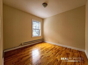 3722 N Pine Grove Ave in Chicago, IL - Foto de edificio - Building Photo