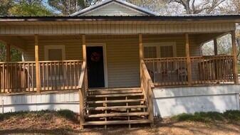 143 Old Dora Rd in Sumiton, AL - Building Photo