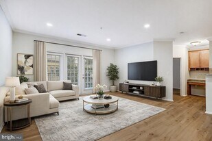 11800 Old Georgetown Rd in Rockville, MD - Building Photo