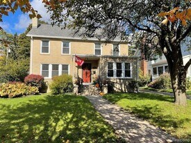 531 Oakland Ave in Birmingham, MI - Building Photo