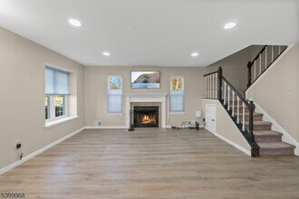 1 Almond Dr in Franklin Township, NJ - Building Photo - Building Photo