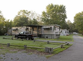 Lone Pine Place Mobile Home Park in North Little Rock, AR - Building Photo