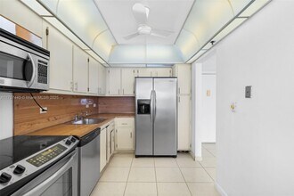 20505 E Country Club Dr in Aventura, FL - Foto de edificio - Building Photo