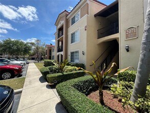 2071 Renaissance Blvd in Miramar, FL - Building Photo - Building Photo
