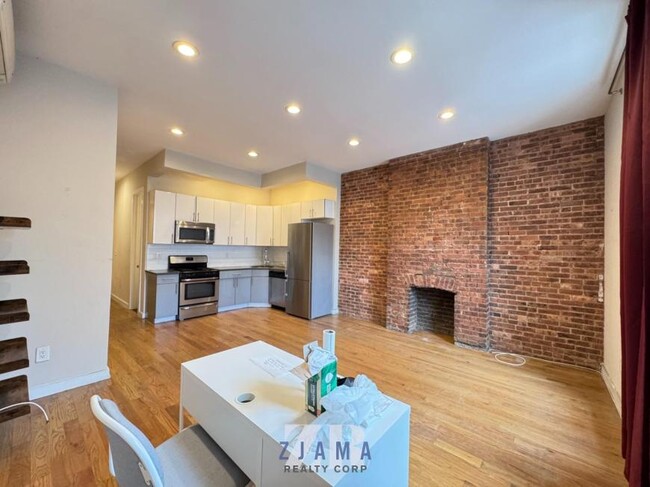 354 Myrtle Ave in Brooklyn, NY - Building Photo - Building Photo