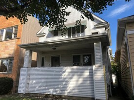 1034 Lathrop Ave in Forest Park, IL - Building Photo
