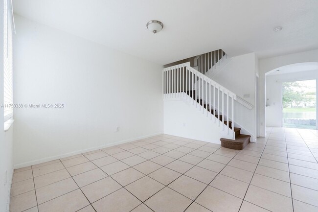 2818 SE 16th Ave in Homestead, FL - Building Photo - Building Photo