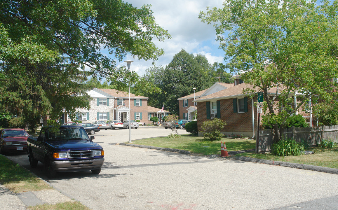 1-35 Caroline Ave in Ipswich, MA - Foto de edificio