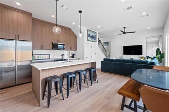 506 Krebs Ln, Unit 2 in Austin, TX - Foto de edificio - Building Photo
