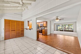 98-1724-1724 Ka?ahumanu St in Pearl City, HI - Foto de edificio - Building Photo