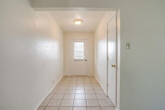 1203 N Nolan River Rd in Cleburne, TX - Building Photo - Building Photo