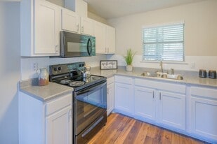 Auburn Flats Apartments