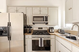 4218 Dalton Ave in Los Angeles, CA - Foto de edificio - Building Photo