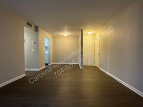 238 Orchard Trace Ln in Charlotte, NC - Foto de edificio - Building Photo