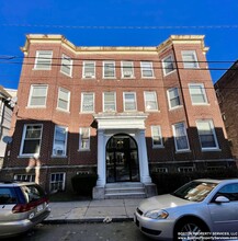 11 Price Rd, Unit 2 in Boston, MA - Building Photo - Building Photo