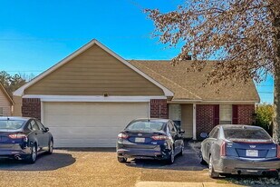 6991 Raleigh Lagrange Rd in Cordova, TN - Building Photo