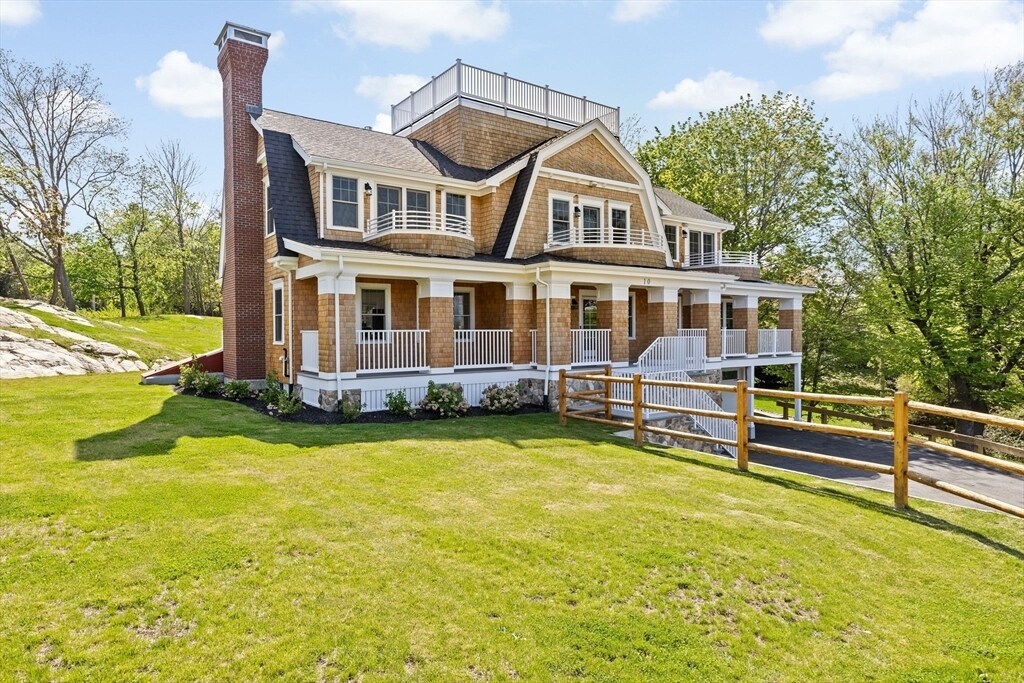 10 Ocean Ledge Dr in Cohasset, MA - Building Photo