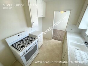 5349 E Carson St in Long Beach, CA - Building Photo - Building Photo
