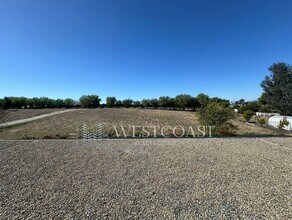 41644 Valencia Way in Temecula, CA - Building Photo - Building Photo