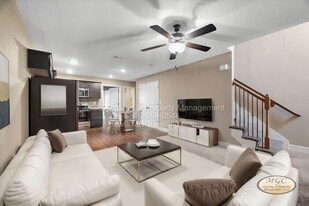 126 Barberry Ln in Raymore, MO - Building Photo