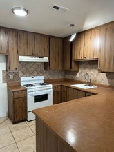 4907 Venuto Way in Sacramento, CA - Building Photo - Building Photo