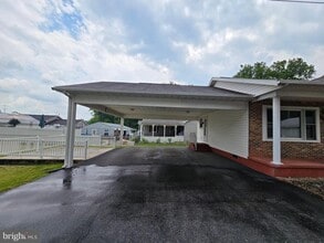 4 S Altamont Ave in Thurmont, MD - Building Photo - Building Photo