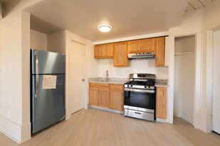 4301 Harriet St, Unit A-1 in Inkster, MI - Building Photo