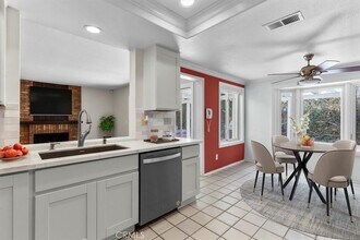 27342 Capricho in Mission Viejo, CA - Foto de edificio - Building Photo