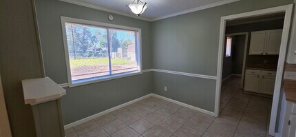 2114 Ray Ave in Bossier City, LA - Foto de edificio - Building Photo