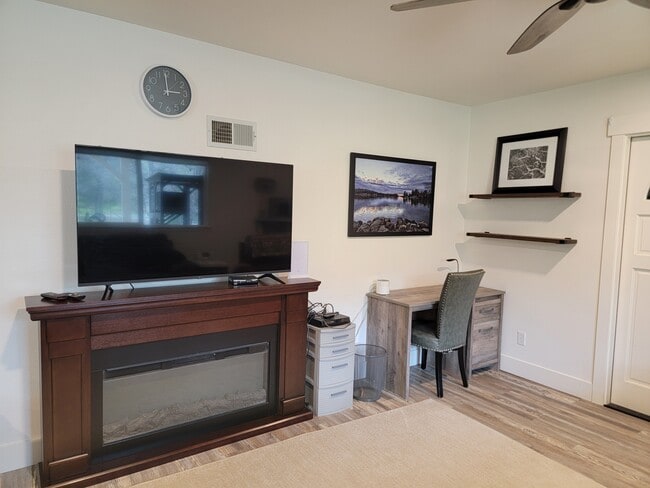 10301 Wolf Dr in Grass Valley, CA - Building Photo - Building Photo