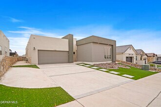 7348 Mule Team Dr in El Paso, TX - Building Photo - Building Photo