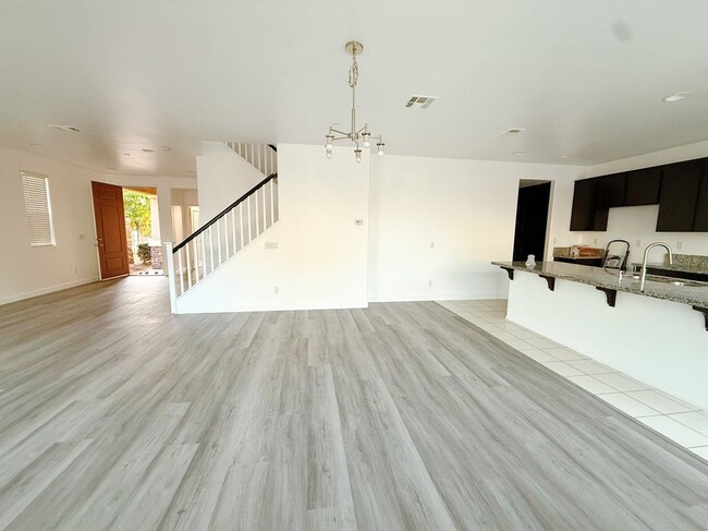 5642 Guardian Way in Chino, CA - Building Photo - Building Photo