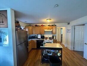 64 Hillside St, Unit 2 in Boston, MA - Building Photo - Building Photo