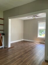 307 E Main St, Unit B in Brandon, WI - Foto de edificio - Building Photo