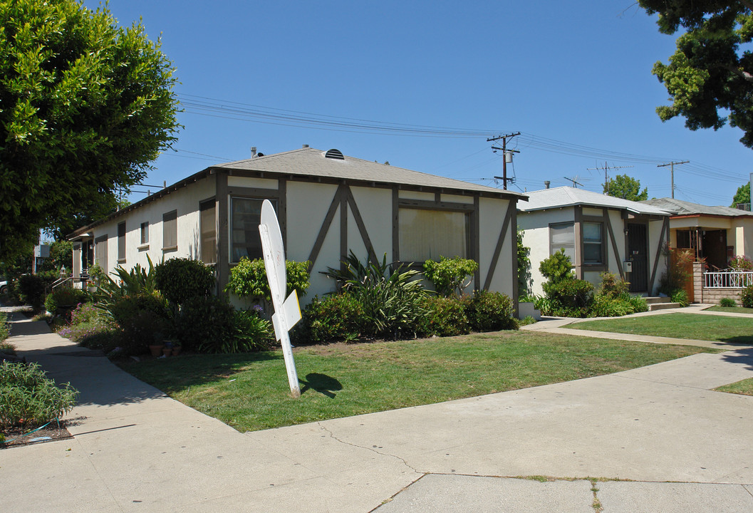 3792-3794 Ashwood Ave in Los Angeles, CA - Building Photo