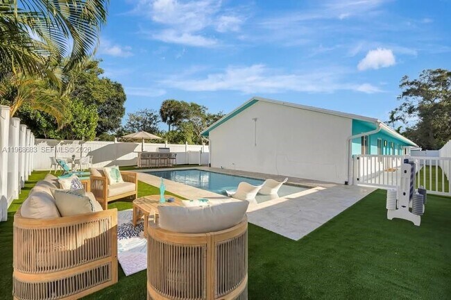 property at 1319 SW 30th St
