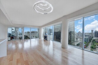 667 Howe St in Vancouver, BC - Building Photo - Building Photo