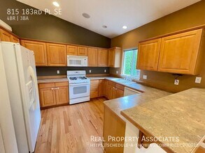 815 183rd Pl SE in Bothell, WA - Building Photo - Building Photo