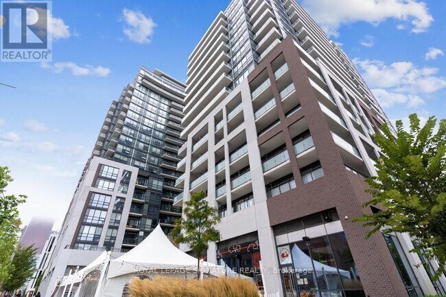 460-460 Adelaide St E in Toronto, ON - Building Photo - Building Photo